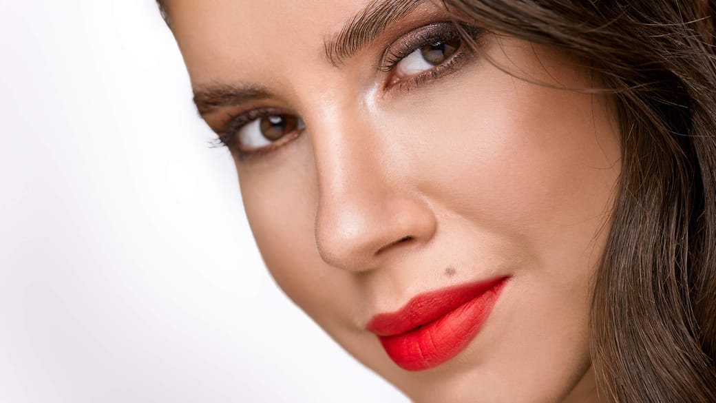 Silvester Make-up: Probieren Sie den virtuellen Spiegel aus