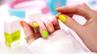 polka dots on nails