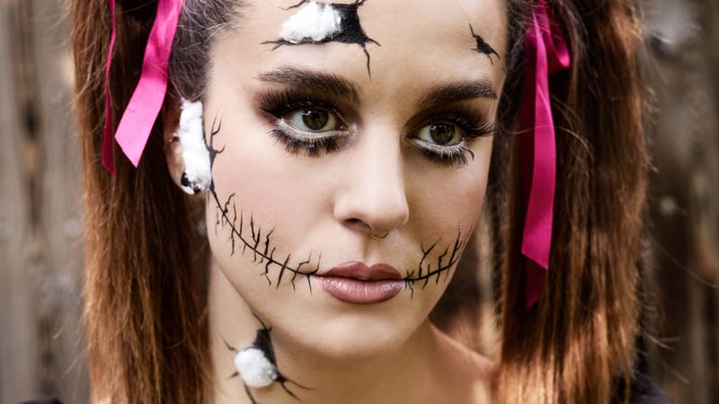 Haunted Doll Makeup Look