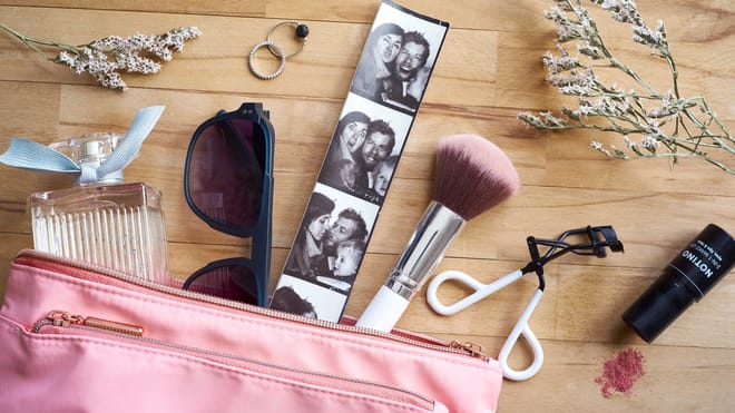 Série Inboxing : les MEILLEURES trousses de maquillage quotidiennes pour les minimalistes