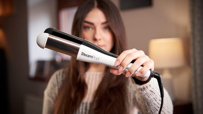 Tutoriál: Jak si vyžehlit vlasy parní žehličkou L’Oréal Professionnel Steampod 4.0    