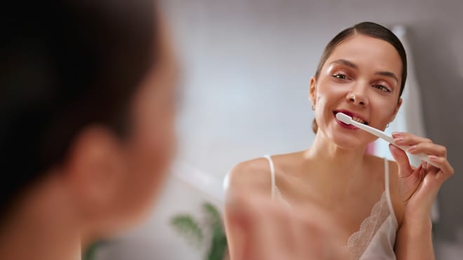 Un brossage correct des dents et des espaces interdentaires